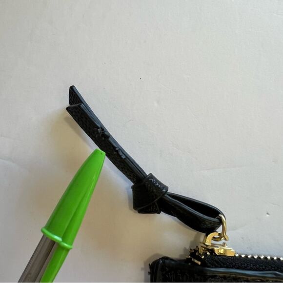 Steve Madden Coin Purse Quilted Black Faux Leather with Strap Small Wallet - Picture 5 of 9